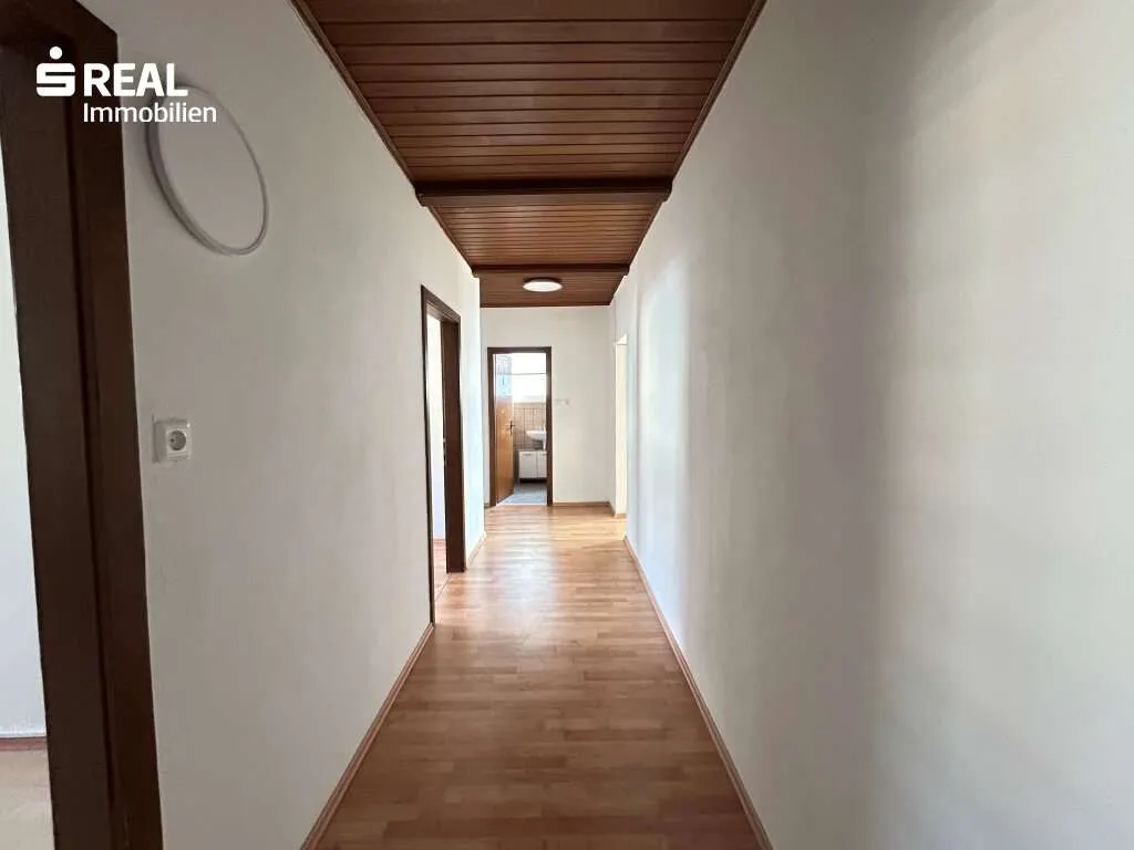 3-Zimmer Miet-Stadtwohnung mit verbauten südseitigem Balkon – pohled 2