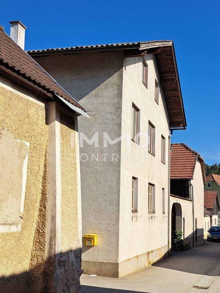 Ehemaliges Bauernhaus mit malerischen Innenhof - Ansicht 2