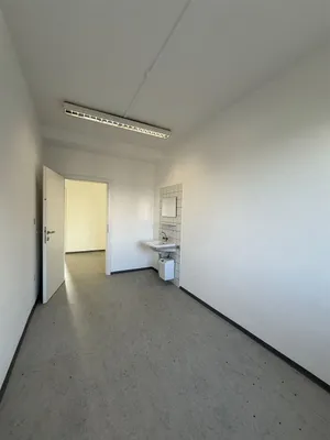 3-Zimmer-Gewerbeimmobilie mieten in Hallein – 33 m², € 544 – Bild 15 von 35