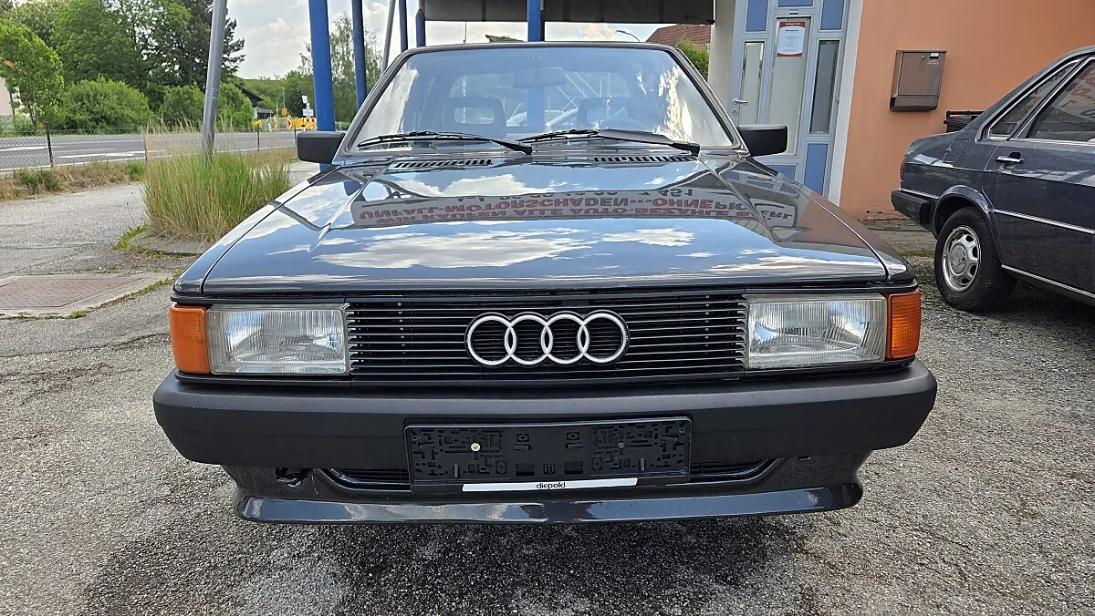 Audi 80 1985 photo 2