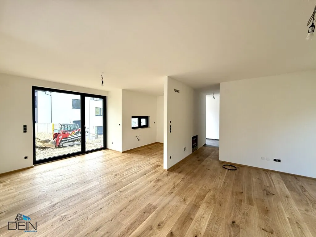 PREISREDUKTION! EXKLUSIVE 4-5 ZIMMER DOPPELHAUSHÄLFTEN MIT FREIFLÄCHEN IN GRÜNRUHELAGE! – pohled 2