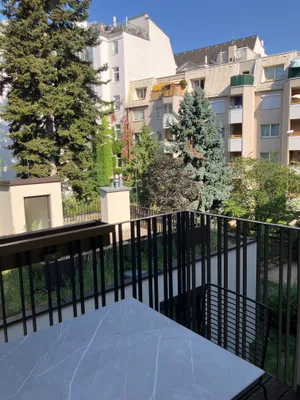 Möblierte 2-Zimmer-Neubauwohnung mit Balkon in Wien 1060