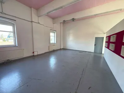 Gewerbeimmobilie mieten in Linz – 1 300 m², € 8.497 – Bild 12 von 31