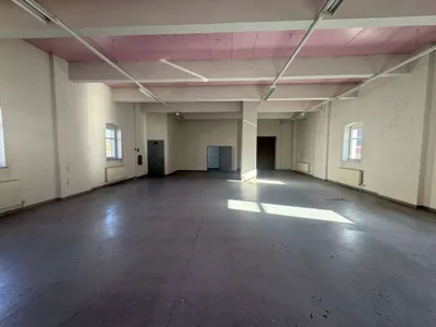 Gewerbeimmobilie mieten in Linz – 1 300 m², € 8.497 – Bild 17 von 31