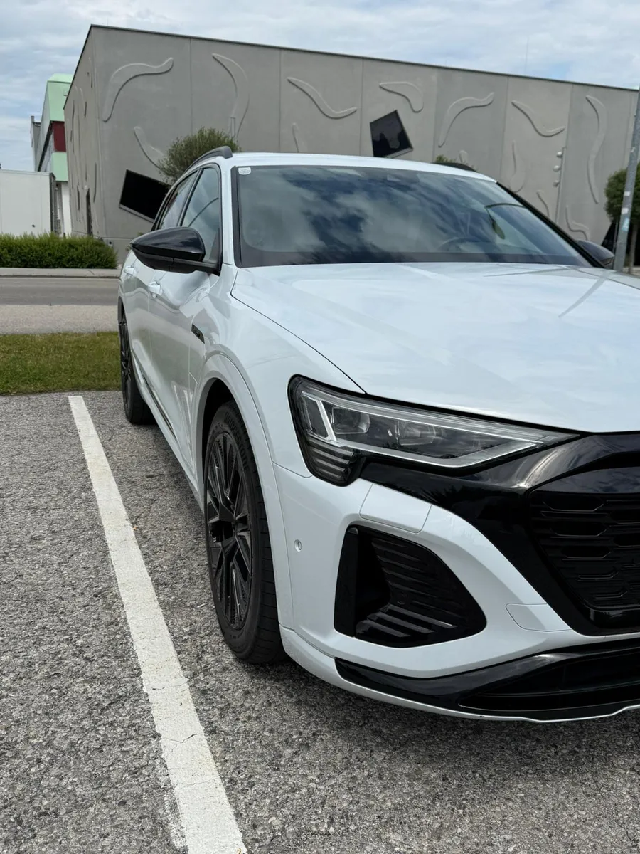 Audi Q8 2023 photo 3
