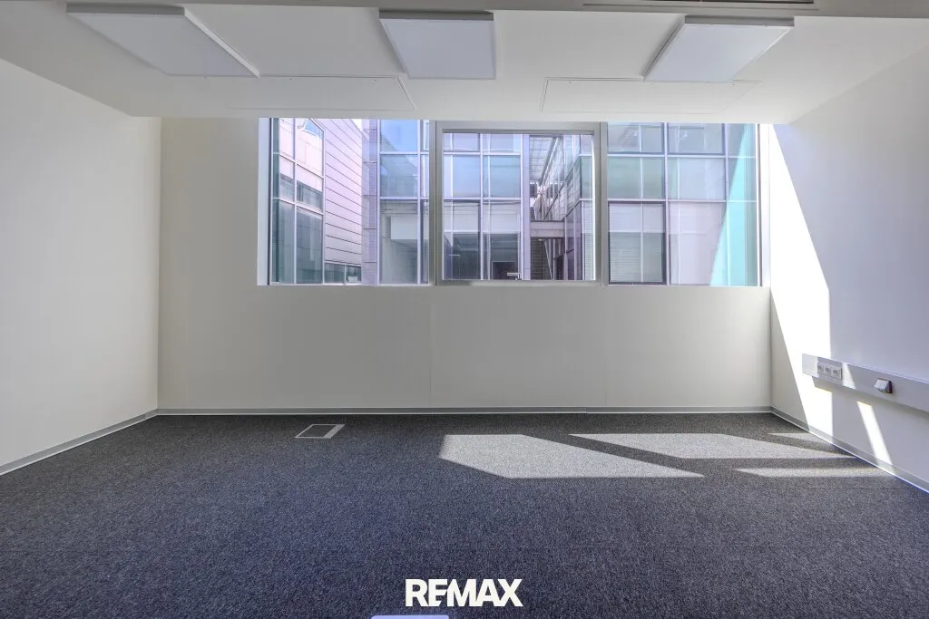 Modernes Einzelbüro ab ca. 20 m² in vielseitigem Gewerbekomplex - Ansicht 3