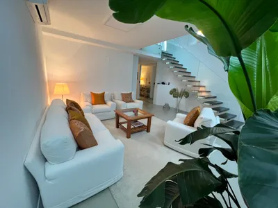 Traumhaftes Dachgeschoss-Penthouse im 6. Bezirk - unmöbliert - Blick auf Stephansdom & Karlskirche