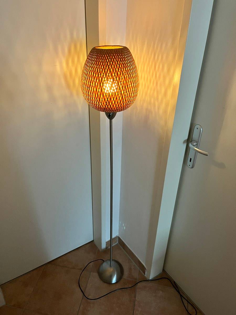 IKEA Stehlampe Standleuchte BJA geflochtener Bambus Korb Rattan,  35,-  (2345 Brunn am Gebirge) - willhaben