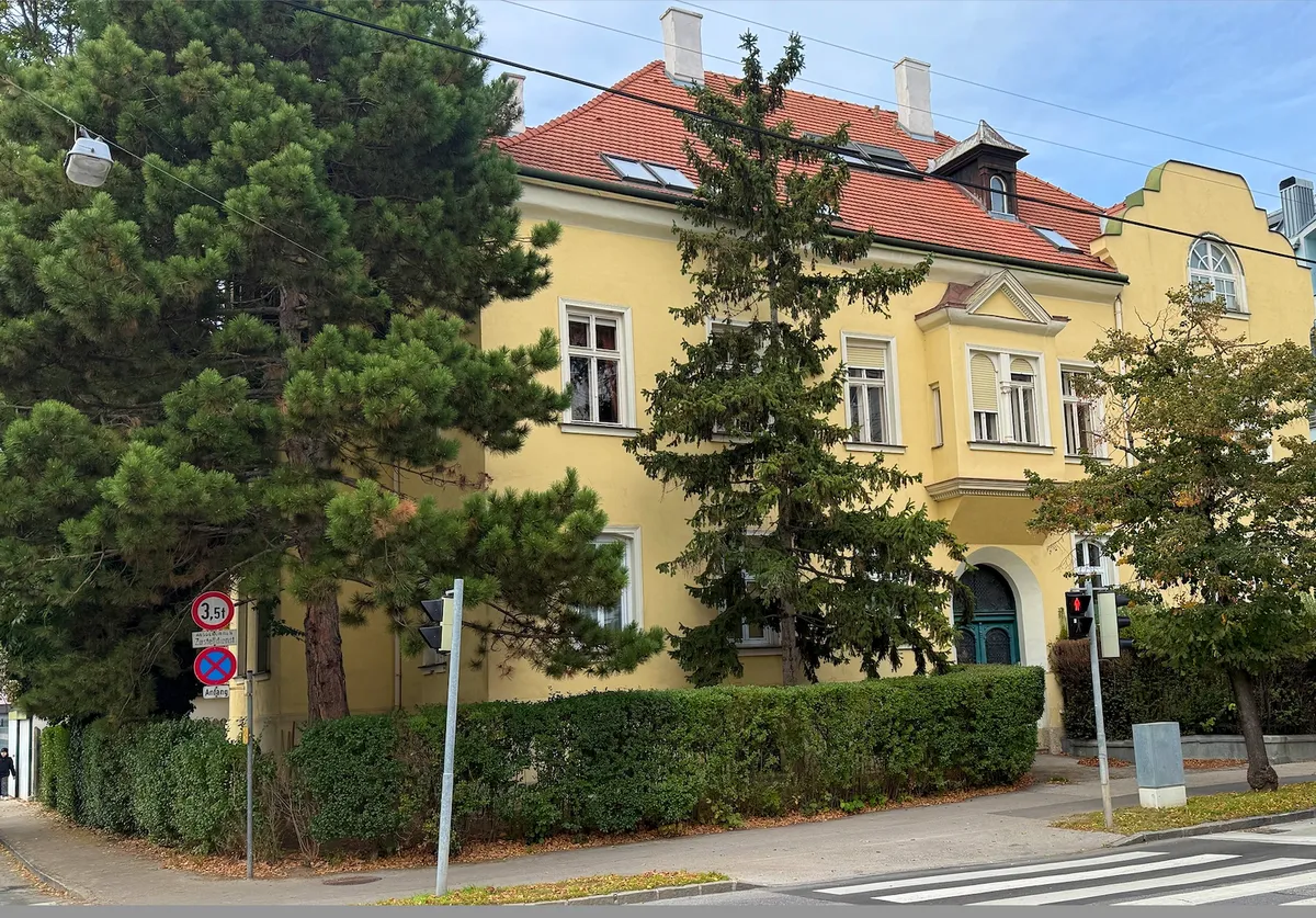 Neuer Preis: Altbauwohnung mit Erkerbalkon und Gemeinschaftsgarten in Zentrumslage