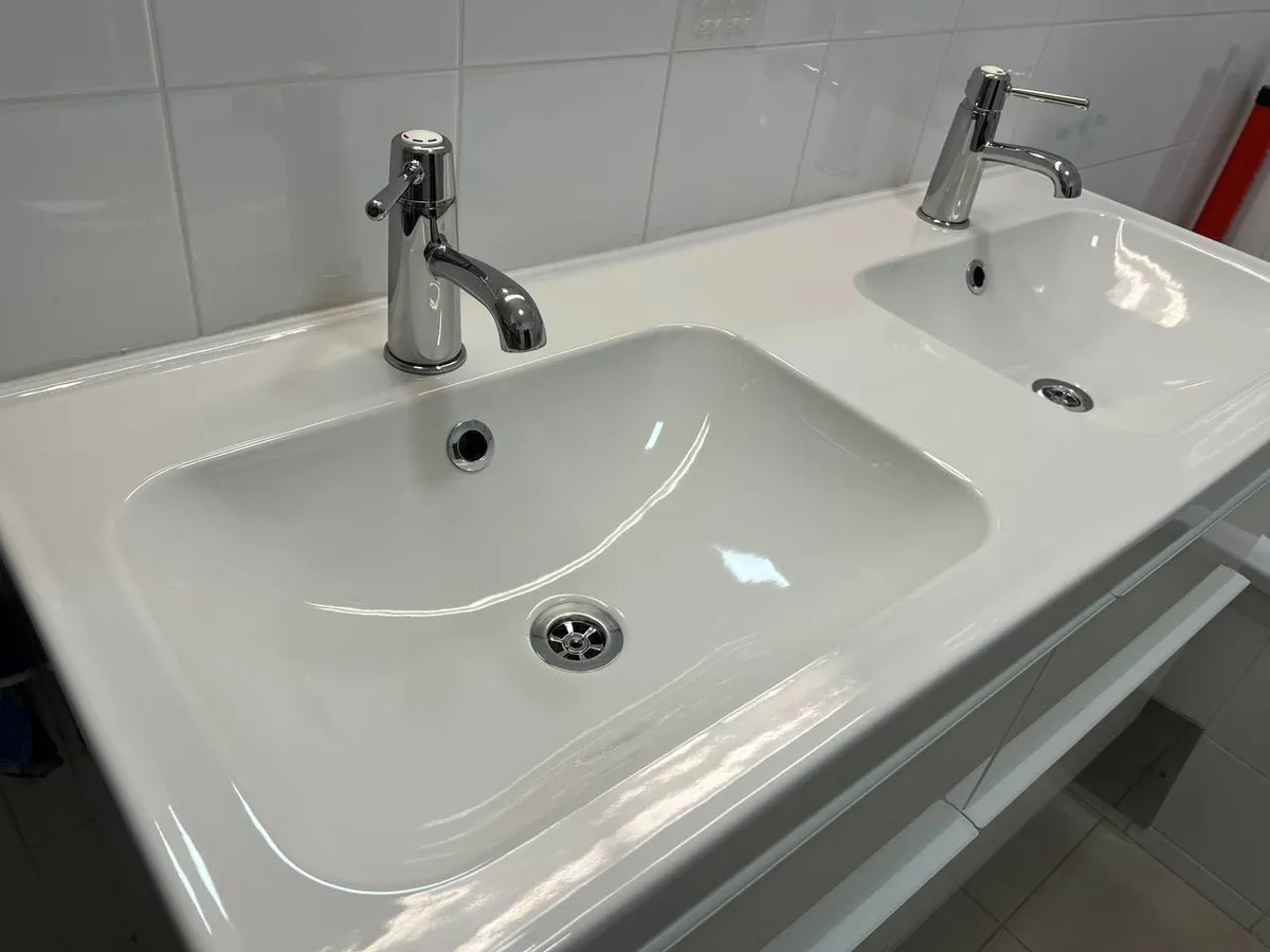 IKEA Doppelwaschbecken - inkl. Siphon & Armaturen - sehr guter Zustand, € 99,- (1140 Wien)