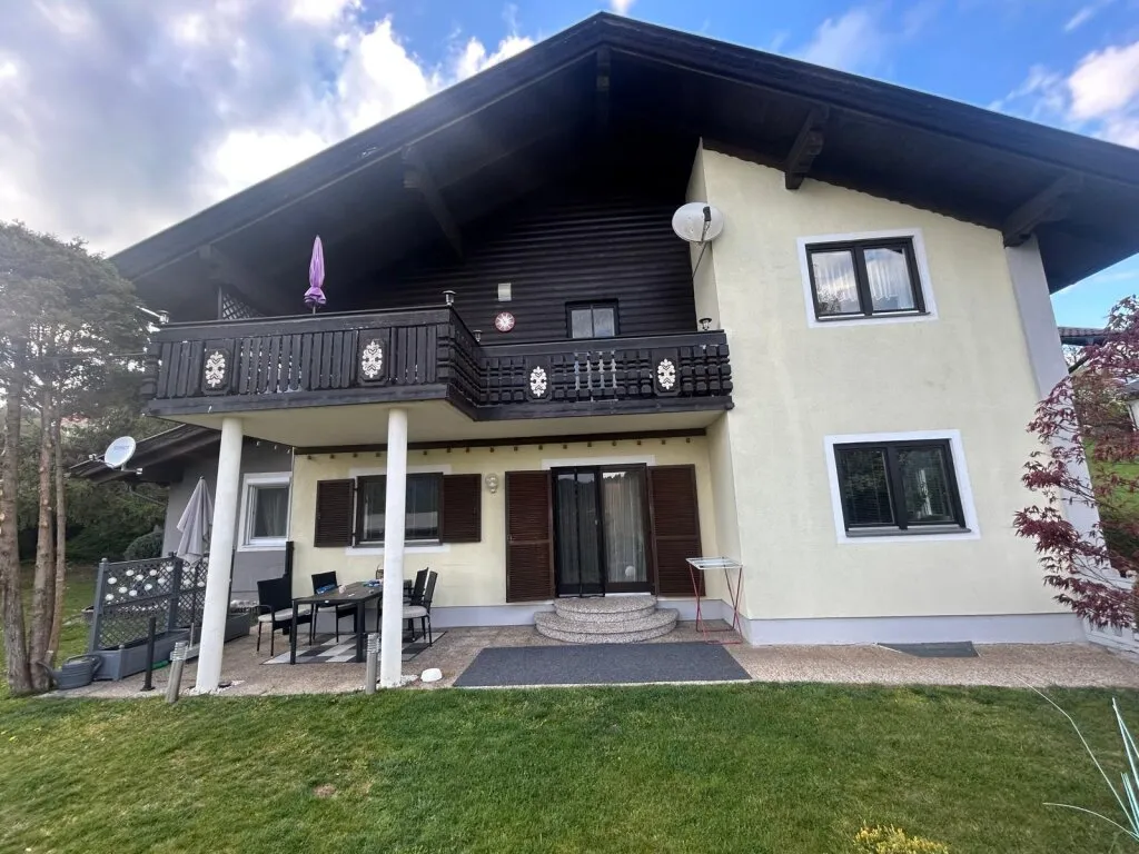 Eigennutzen oder Vermieten: Modernisiertes Zweifamilienhaus 195m² mit 6 Zimmern in verkehrsgünstiger Lage zur St Veiter Strasse , in Kärnten EUR 419.000 – pohled 2