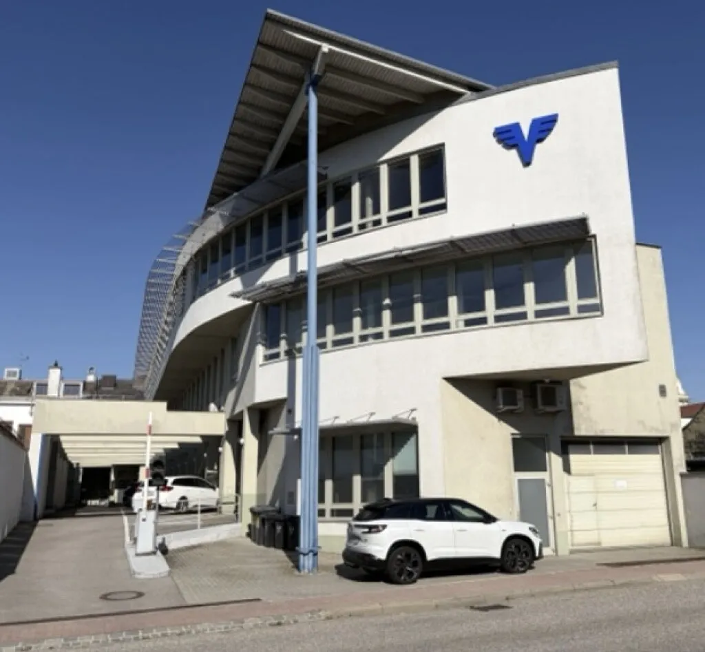 Große Investmentliegenschaft - Wohnen / Büro / Geschäft - am Hauptplatz in Mistelbach