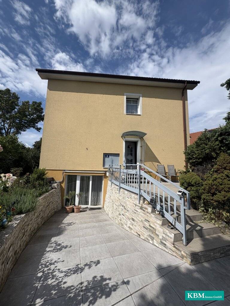 Gepflegtes Haus mit Garten - Ansicht 3