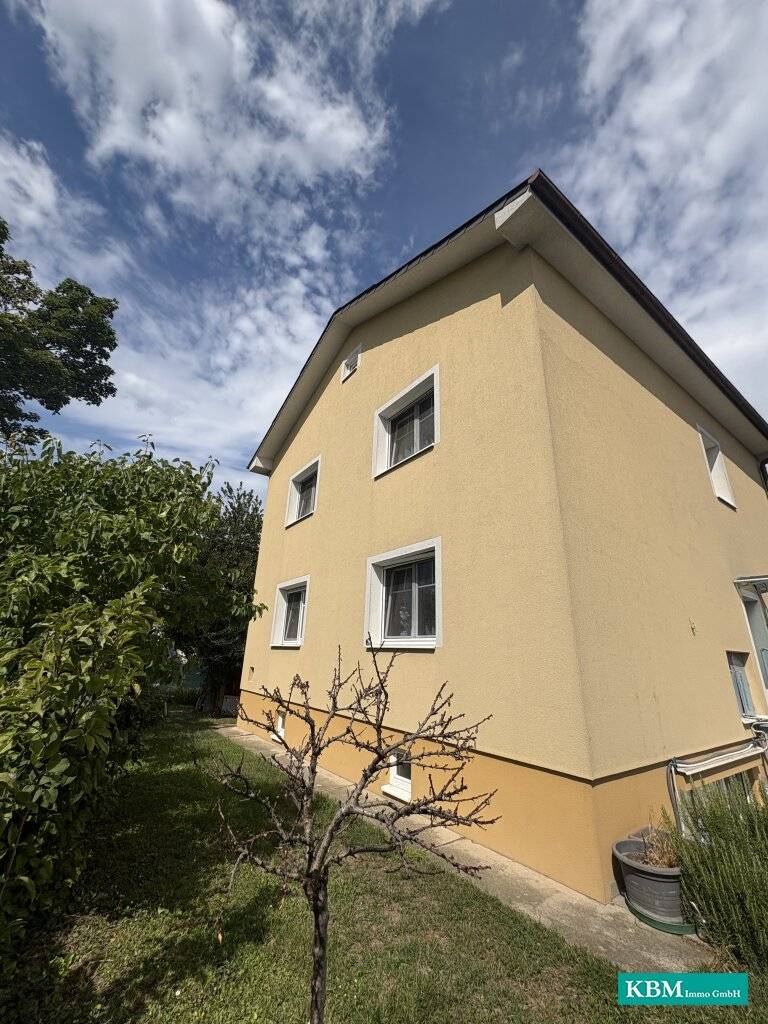 Gepflegtes Haus mit Garten - Ansicht 2