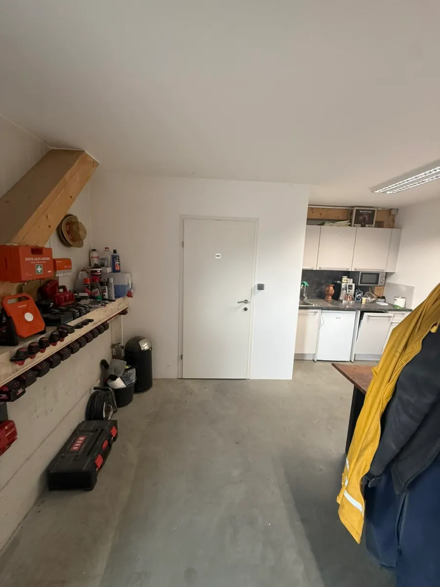 Moderne Gewerbehalle mit ca. 135 m² in Raasdorf bei Wien - ab Jänner verfügbar - Ansicht 2