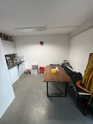 3-Zimmer-Gewerbeimmobilie mieten in Gänserndorf – 205 m², € 1.400