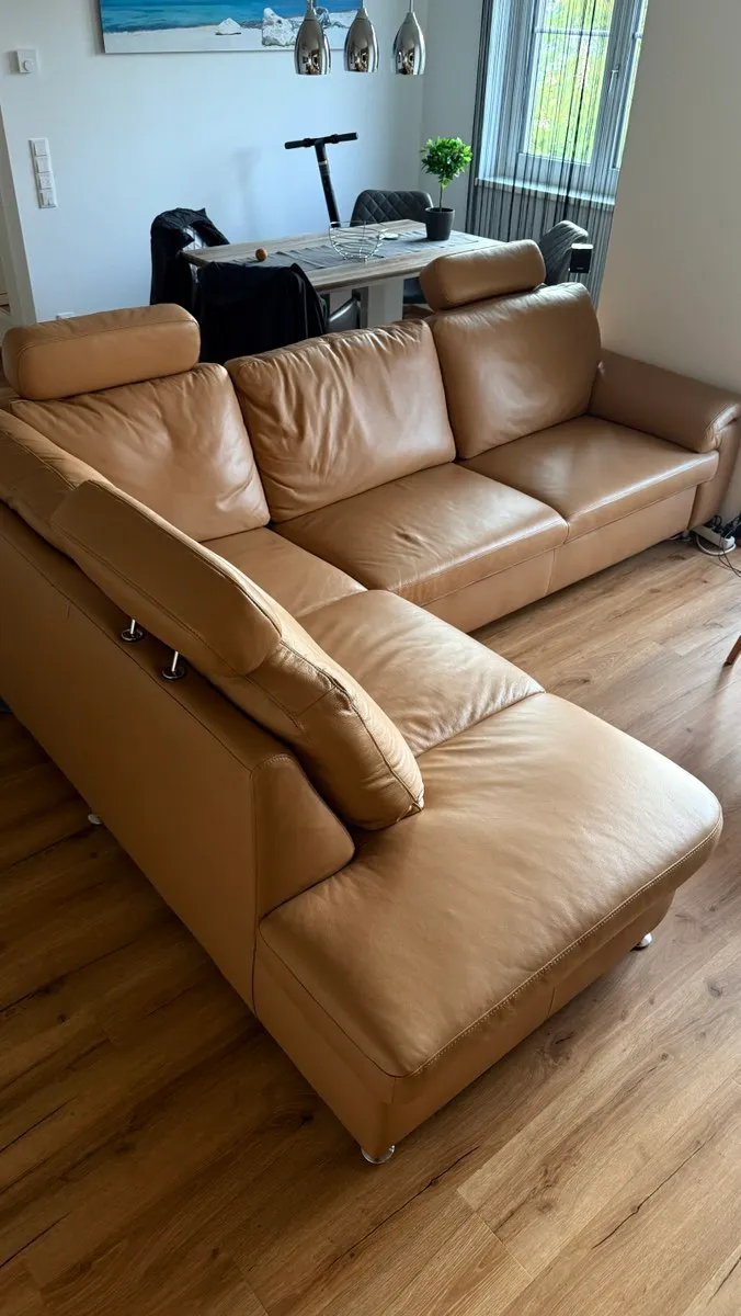 Leder Eckcouch Massivmöbel Wenig gebraucht, € 400,- (4600 Wels)