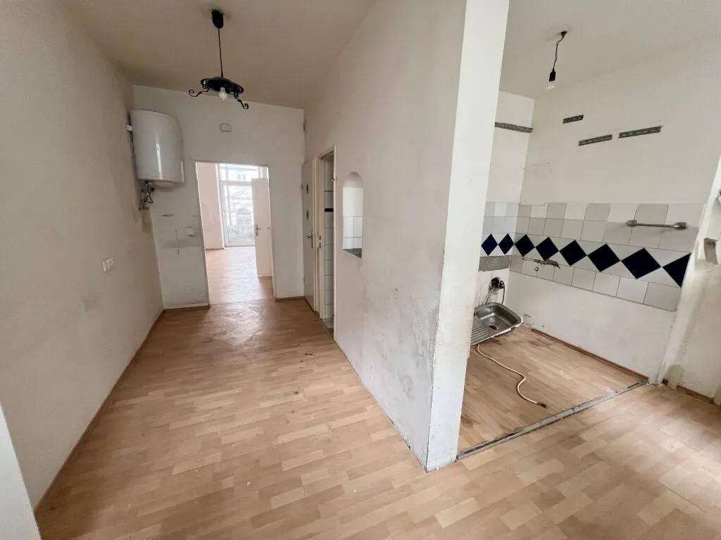 WG-tauglich! 3,5 - Zimmer Wohnung mit Balkon! Im 2.ten Liftstock - 2-3 getrennte Schlafzimmer möglich! - Ansicht 2