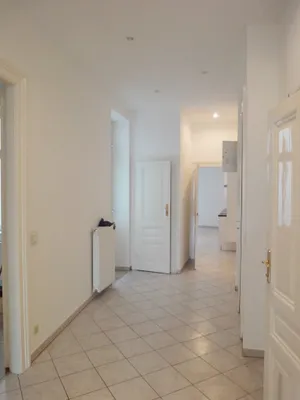 88m² 3 Zimmer Altbauwohnung – Bild 3