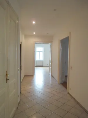 88m² 3 Zimmer Altbauwohnung – Bild 2