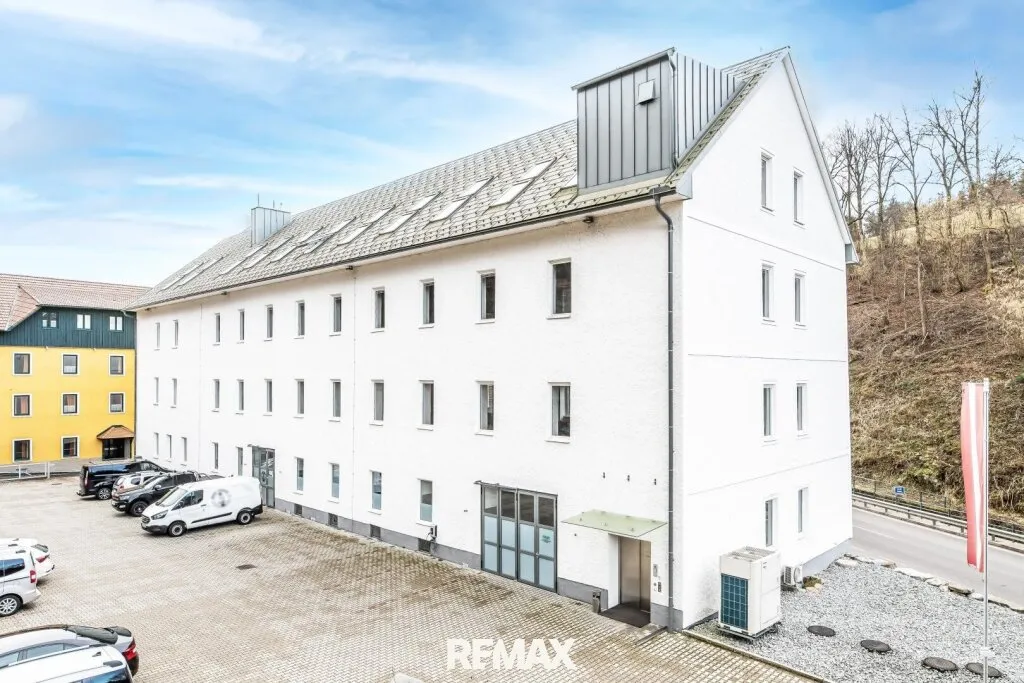 Verkehrsgünstige modernisierte Bürofläche 450 m² - 2 Obergeschoss - Ansicht 2