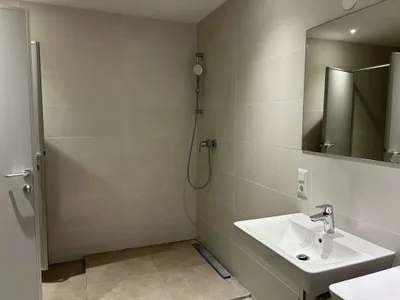 Gewerbeimmobilie mieten in Eferding – 155 m², € 2.170 – Bild 2 von 3