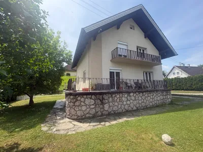 Haus kaufen in Gmunden – 150 m², € 520.000 – Bild 1 von 20