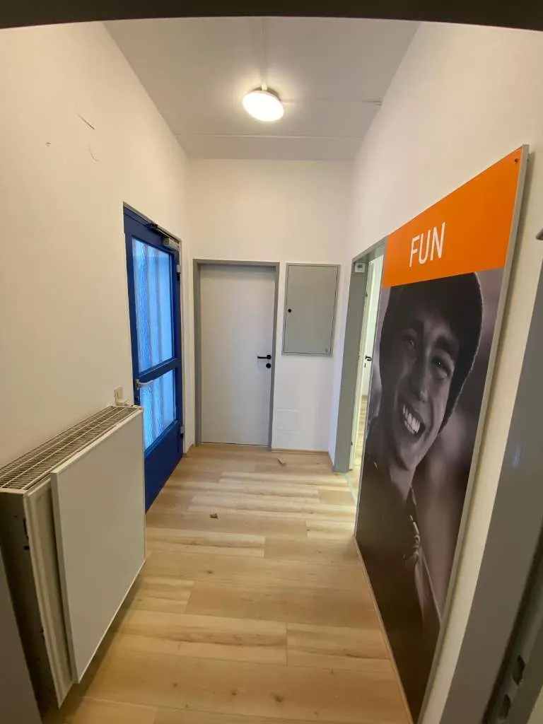 Büro / Ordi / Tanz- oder Yoga Studio mit gratis Kunden-Parkplätzen - Ansicht 3