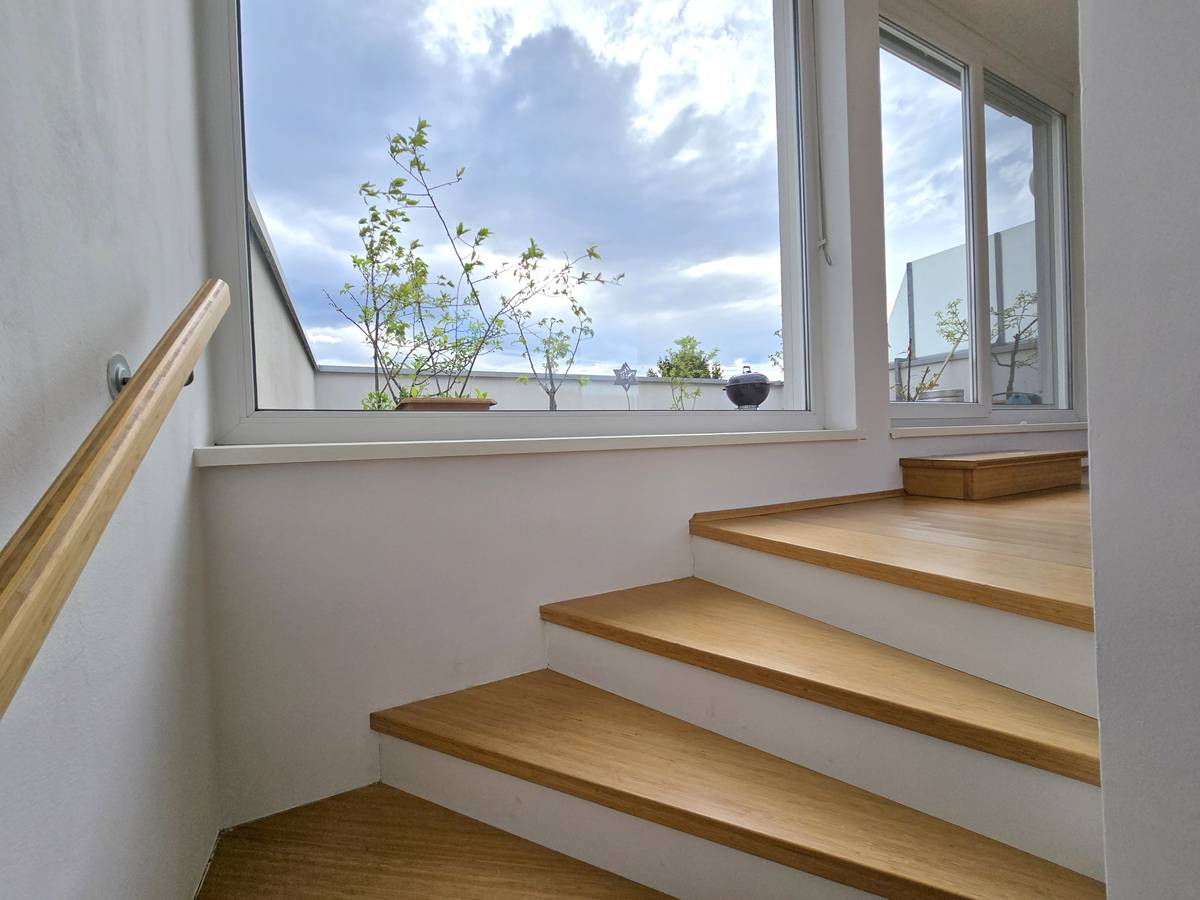 * * * EINE WOHNUNG ZUM VERLIEBEN (!)... LICHTDURCHFLUTETE DACHTERRASSEN-MAISONETTE... 10 RADMIN. zur TU-INFFELDGASSE * * * - Ansicht 2