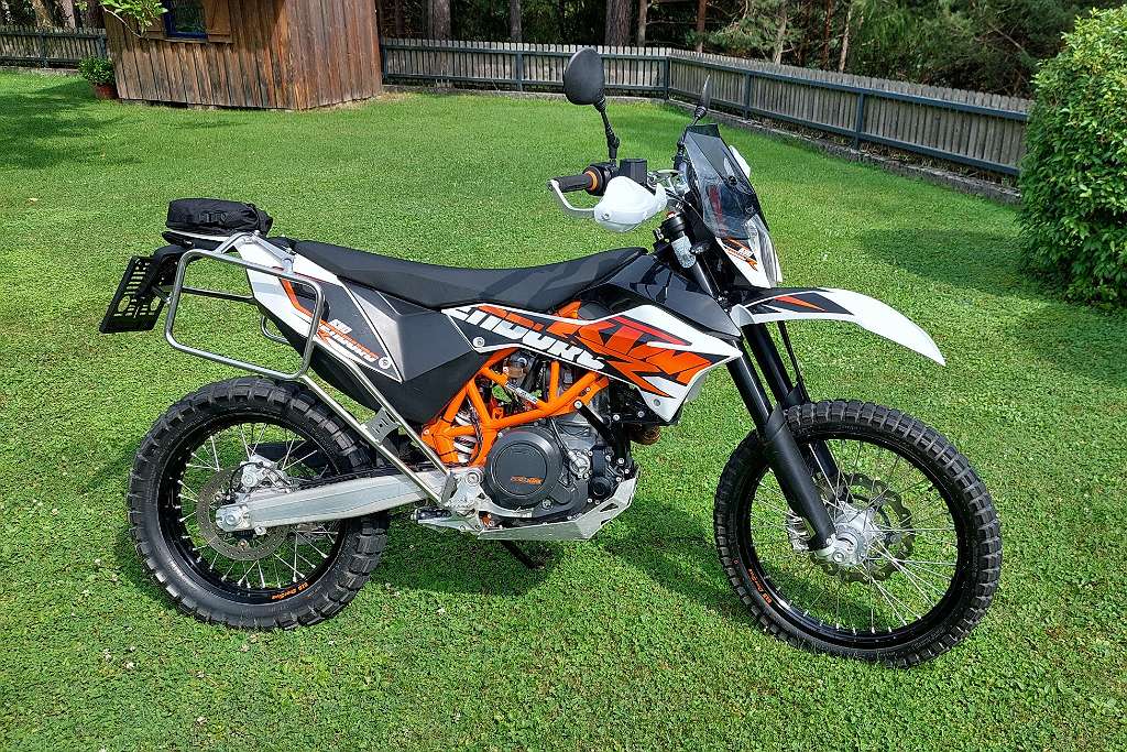 KTM 690 Enduro R mit Alukoffer Gepäcksystem Enduro