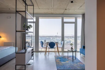 Möbliertes Executive Upper Floor Apartment - YOUNIQ Vienna TrIIIple
