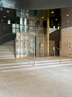 Gewerbeimmobilie mieten in Wien – 1 622 m² – Bild 1 von 9