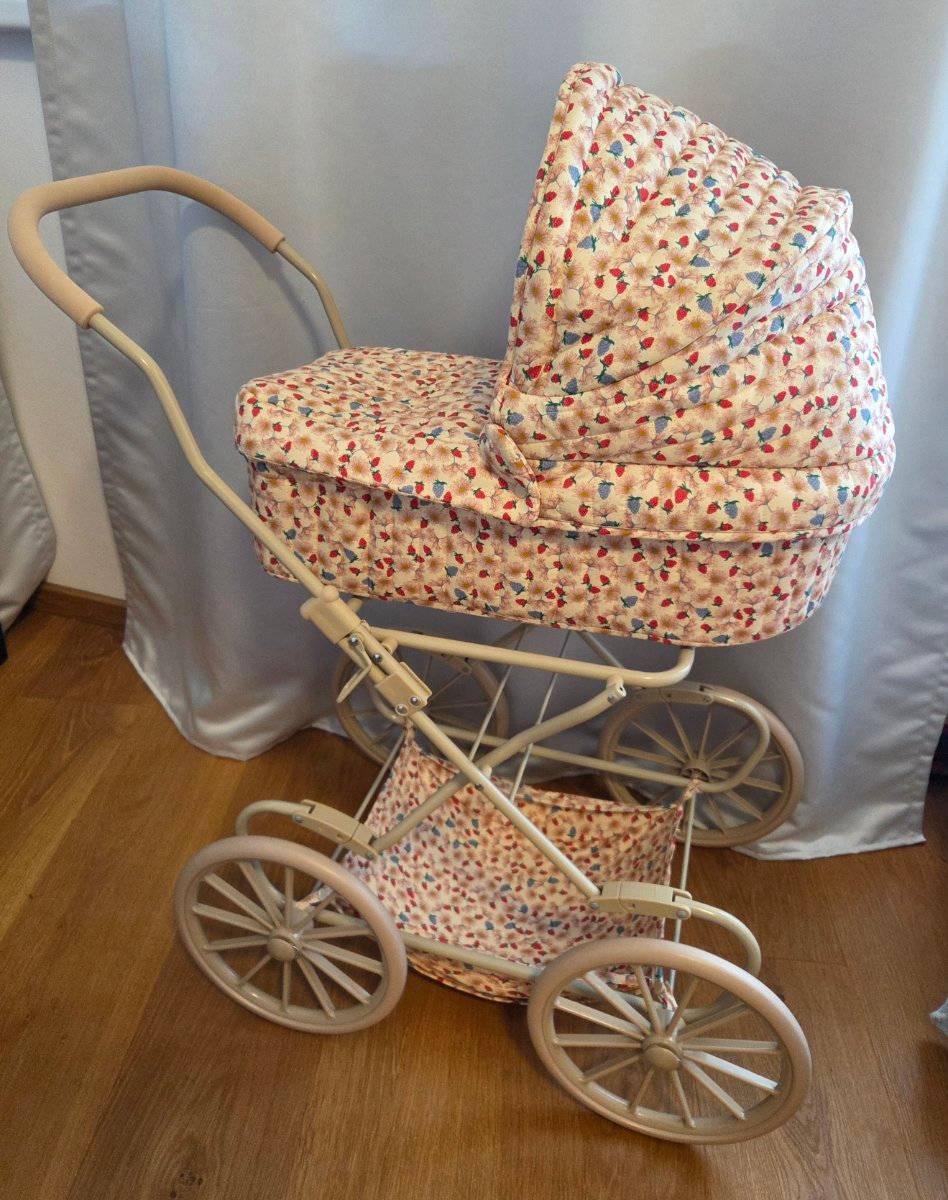 Konges slojd Puppenwagen,  110,- (2512 Tribuswinkel) - willhaben