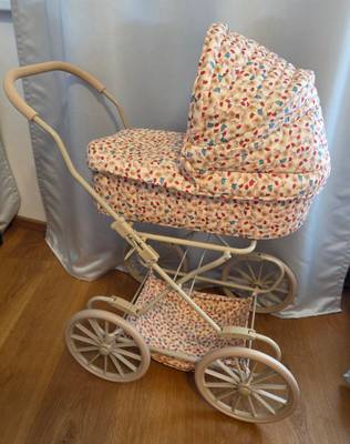 Konges slojd Puppenwagen,  110,- (2512 Tribuswinkel) - willhaben