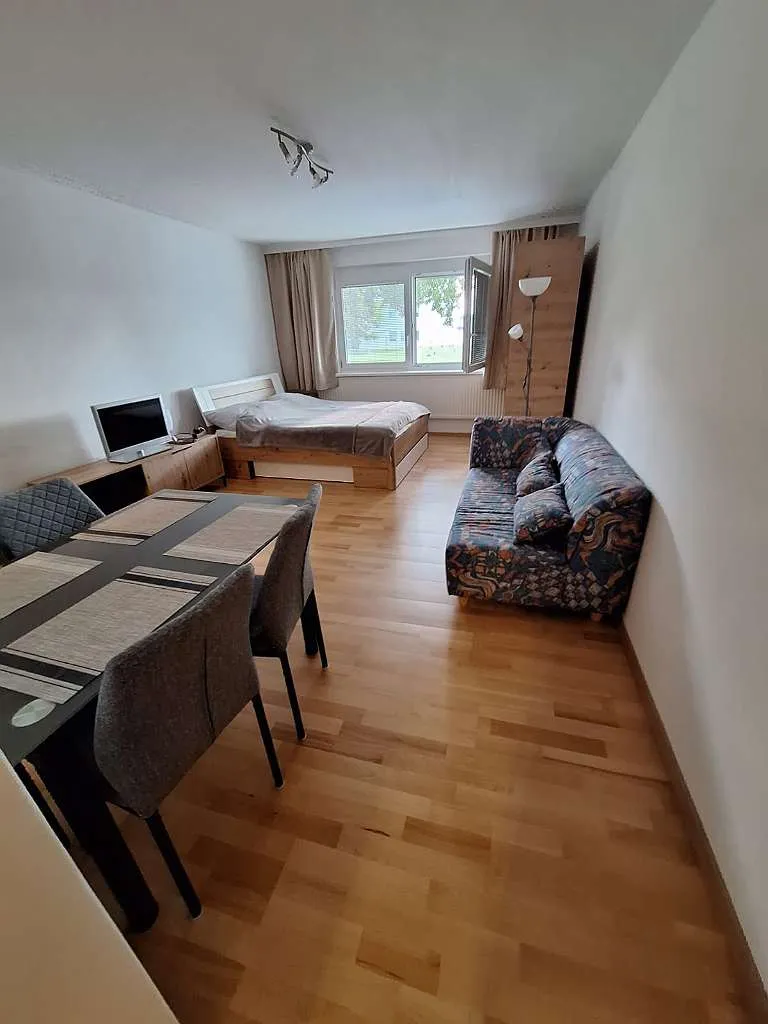 Kurzzeitmiete zwischen 1 - 6 Monate oder Miete 1-3 Jahre Preis auf Anfrage, Wien
