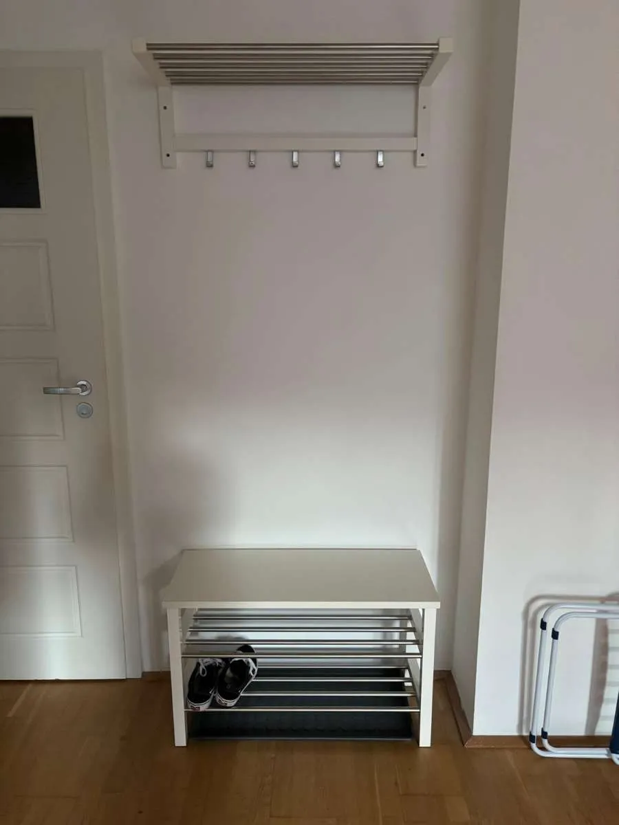 IKEA TJUSIG Garderobe Schuhablage/ Hutablage, € 30,- (1180 Wien)
