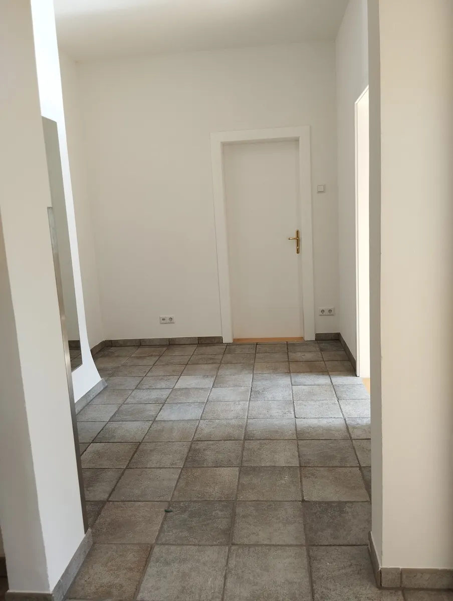 Studenten- Wohnung, mitten im Grünen- sanierte Altbauwohnung mit Charme 63,4 m² Top4 - Ansicht 3