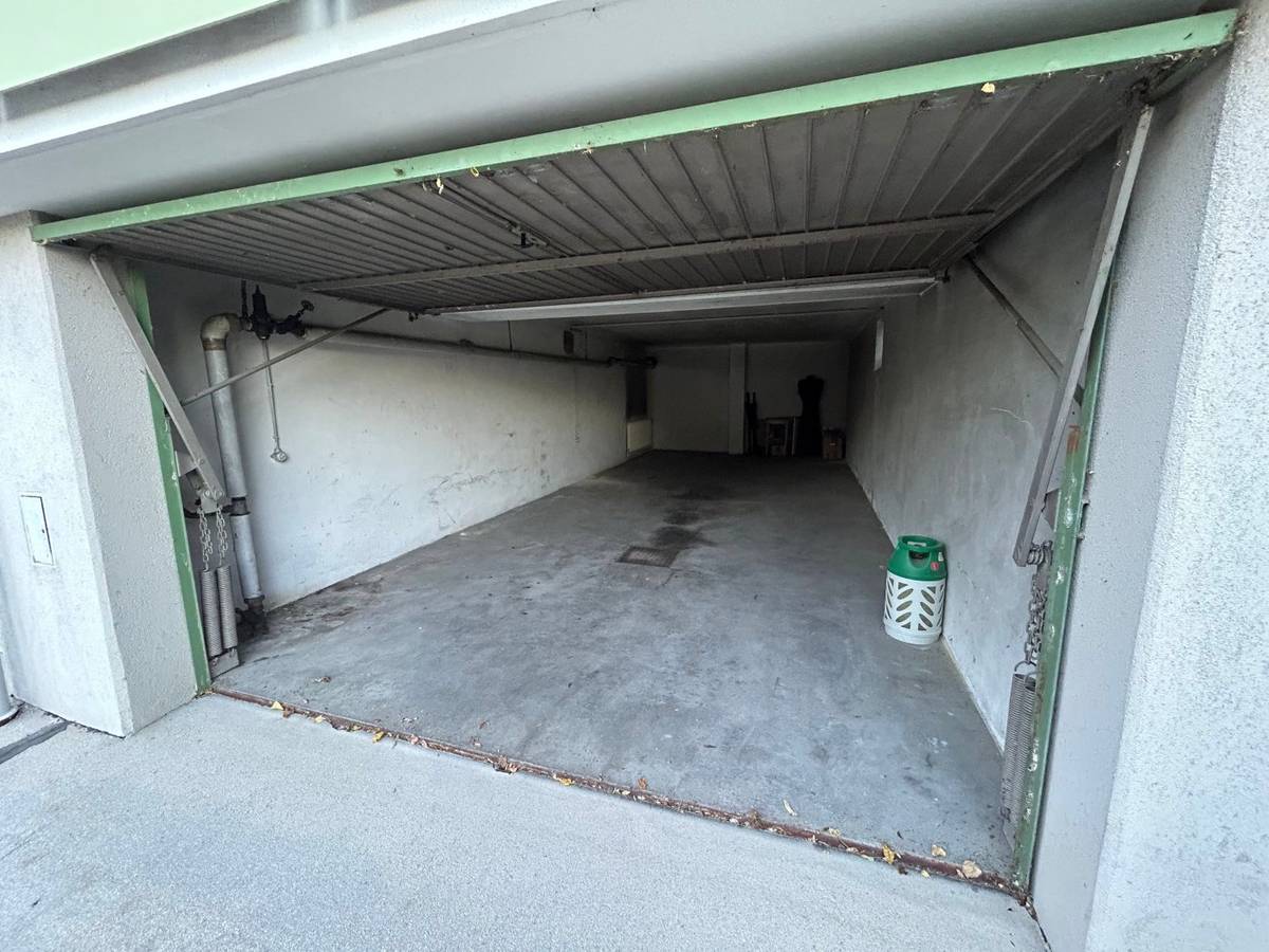 "Lager - Doppelgarage mit ca. 40 m² in 1130 Wien, Ober St.Veit zu erwerbern" - Поглед 2