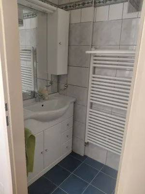 Komplett ausgestattete Single- oder Pärchenwohnung in Schönbrunn Nähe – Bild 3
