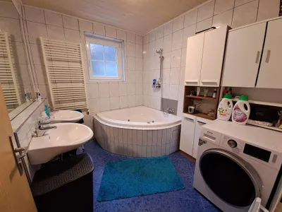 5-Zimmer-Wohnung mieten in Neunkirchen – 124 m², € 1.090 – Bild 4 von 22