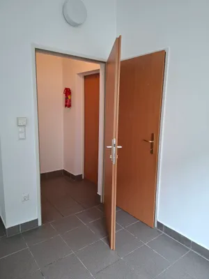 1-Zimmer-Gewerbeimmobilie mieten in Gänserndorf – 12 m², € 250 – Bild 1 von 12