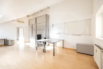 Gewerbeimmobilie mieten in Wien – 89 m², € 1.989