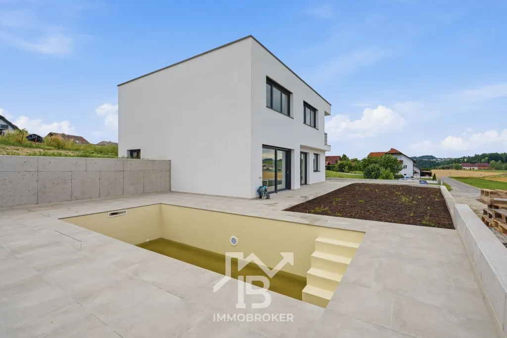 Luxuriöser Neubau in Bestlage - Pool, Doppelgarage & hochwertige Ausstattung - Widok 2