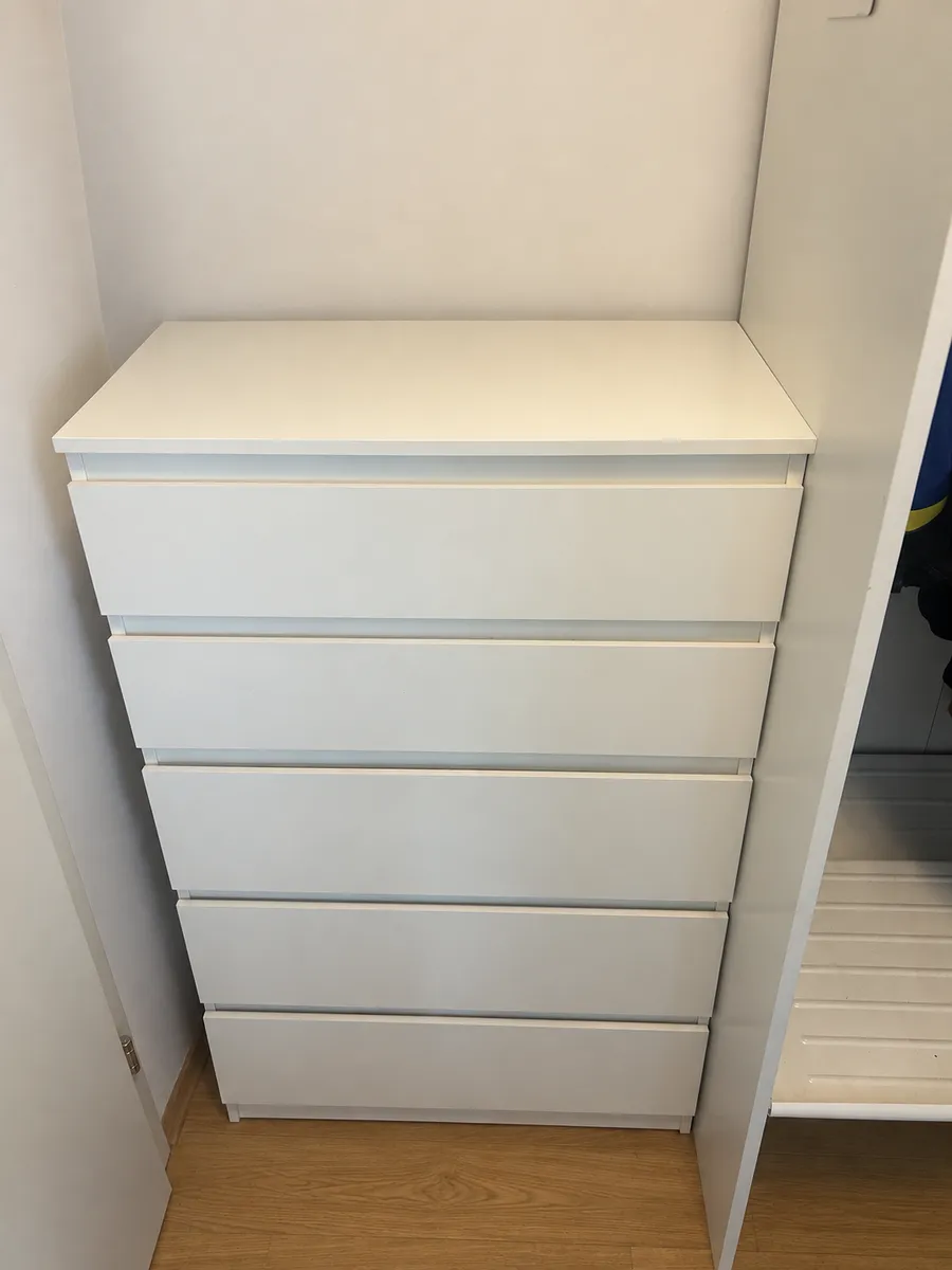 IKEA MALM Kommode weiß - 6 Schubladen, € 60,- (1100 Wien)