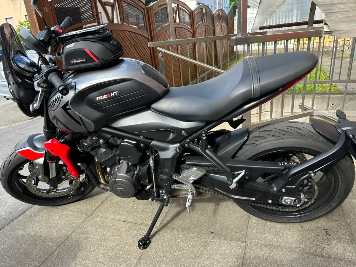 Triumph Trident