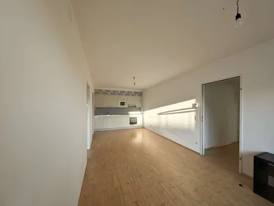 Ideale Lage | Mitten in 1070 Wien | 2 Zimmer-Wohnung im 6. OG | Lift vorhanden – Bild 3