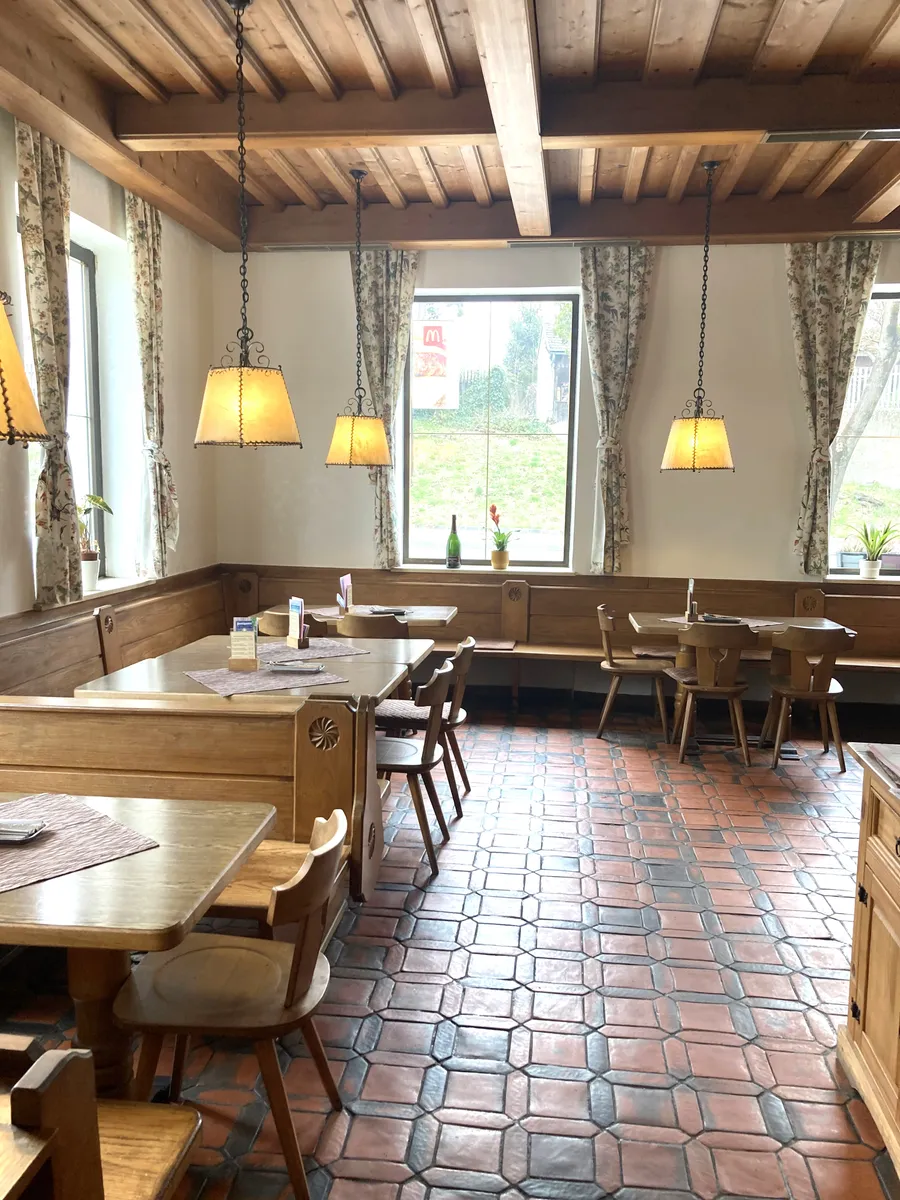 Traditionsgasthaus Auerhahn in Urfahr mit großem Gastgarten zu pachten! - Ansicht 3