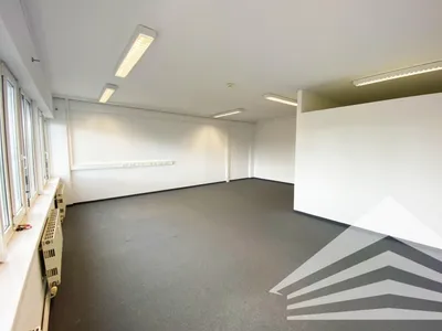 1-Zimmer-Gewerbeimmobilie mieten in Linz – 75 m², € 861 – Bild 6 von 9