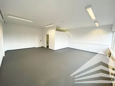 1-Zimmer-Gewerbeimmobilie mieten in Linz – 75 m², € 861 – Bild 2 von 9