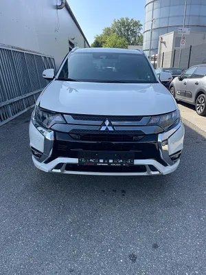Mitsubishi Outlander 2.4 PHEV Plug-in Hybrid Diamond 220V 4WD